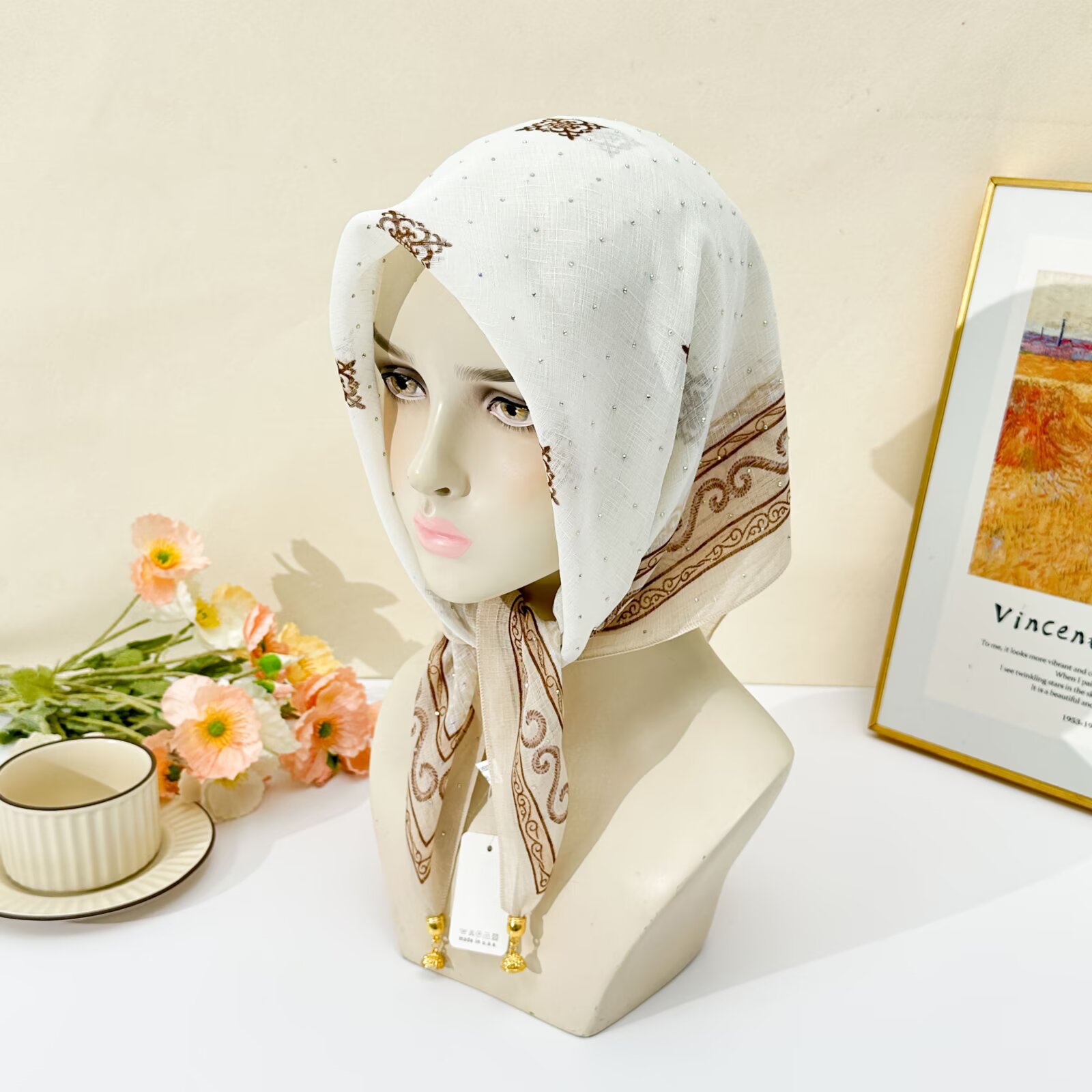 حجاب نسائي أبيض بطباعة عرقية ع - مراجعة Go Ethnic Fashion وسعره